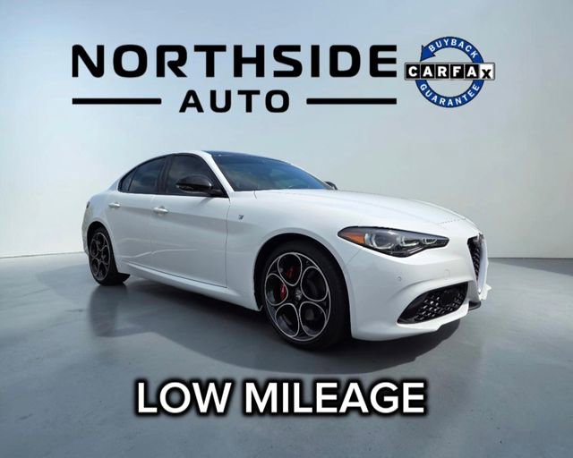 Used 2024 Alfa Romeo Giulia Ti AWD/4WD image 1
