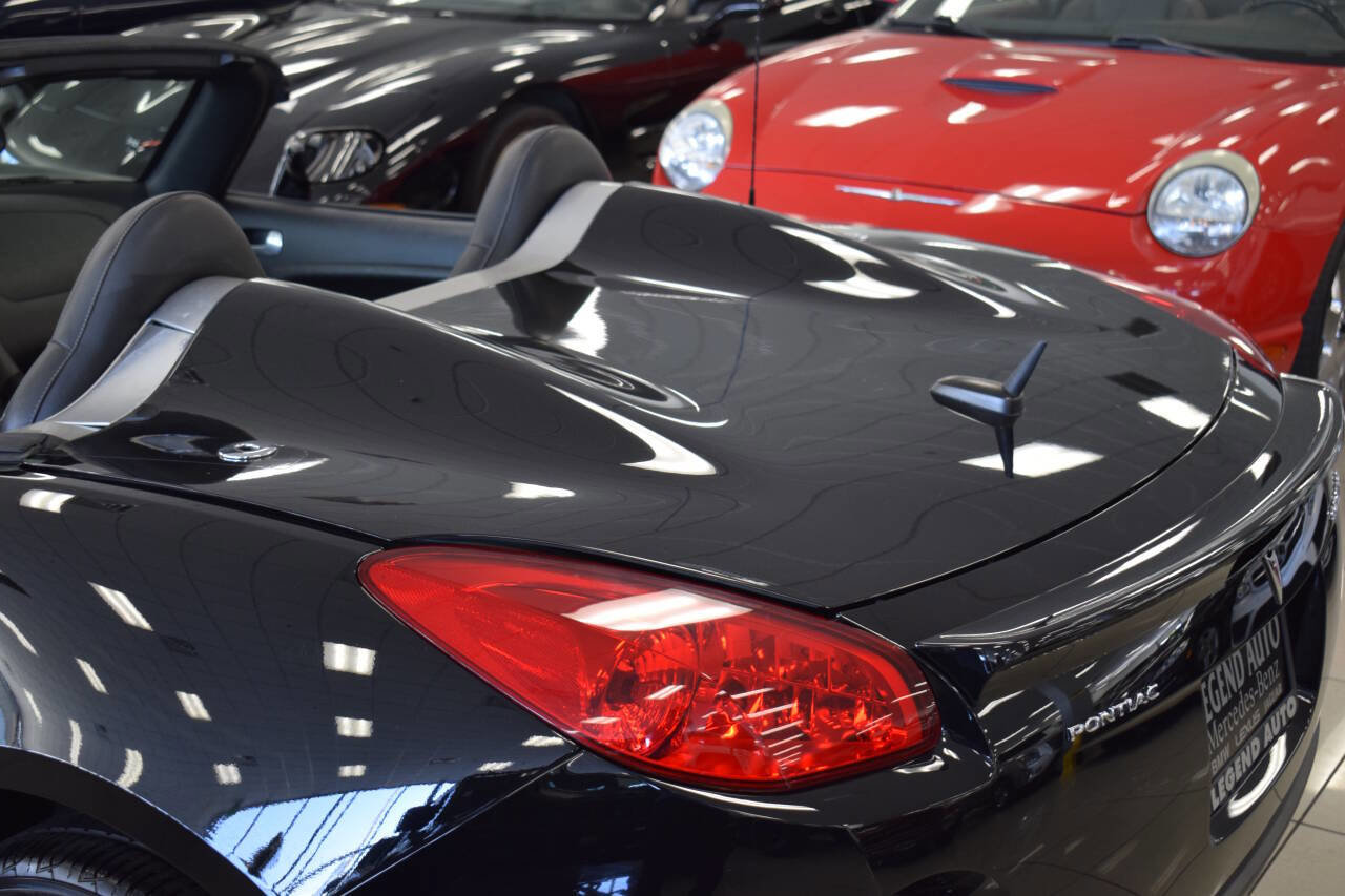 Used 2007 Pontiac Solstice Base 2dr Convertible w/ Premium Package image 30