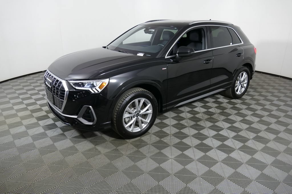 Used 2023 Audi Q3 2.0T Premium Plus w/ Premium Plus Package AWD/4WD image 7