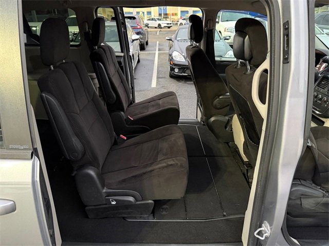 Used 2013 Dodge Grand Caravan SXT w/ UConnect Hands-Free Group image 15