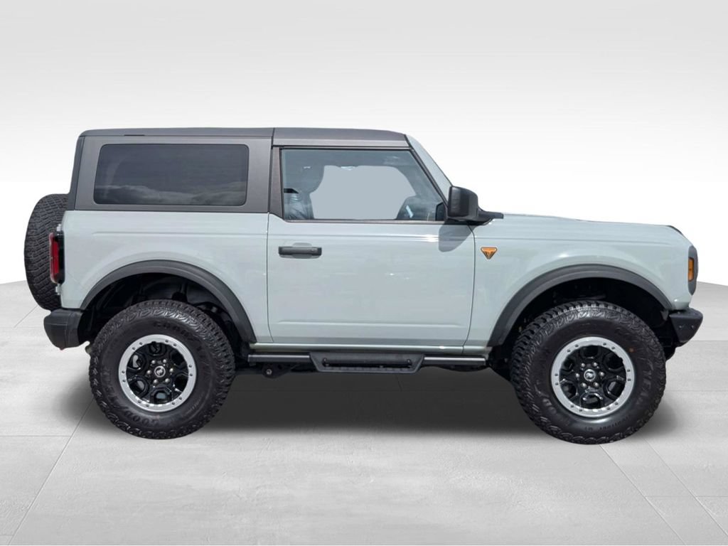 Used 2024 Ford Bronco Badlands w/ Sasquatch Package AWD/4WD image 3