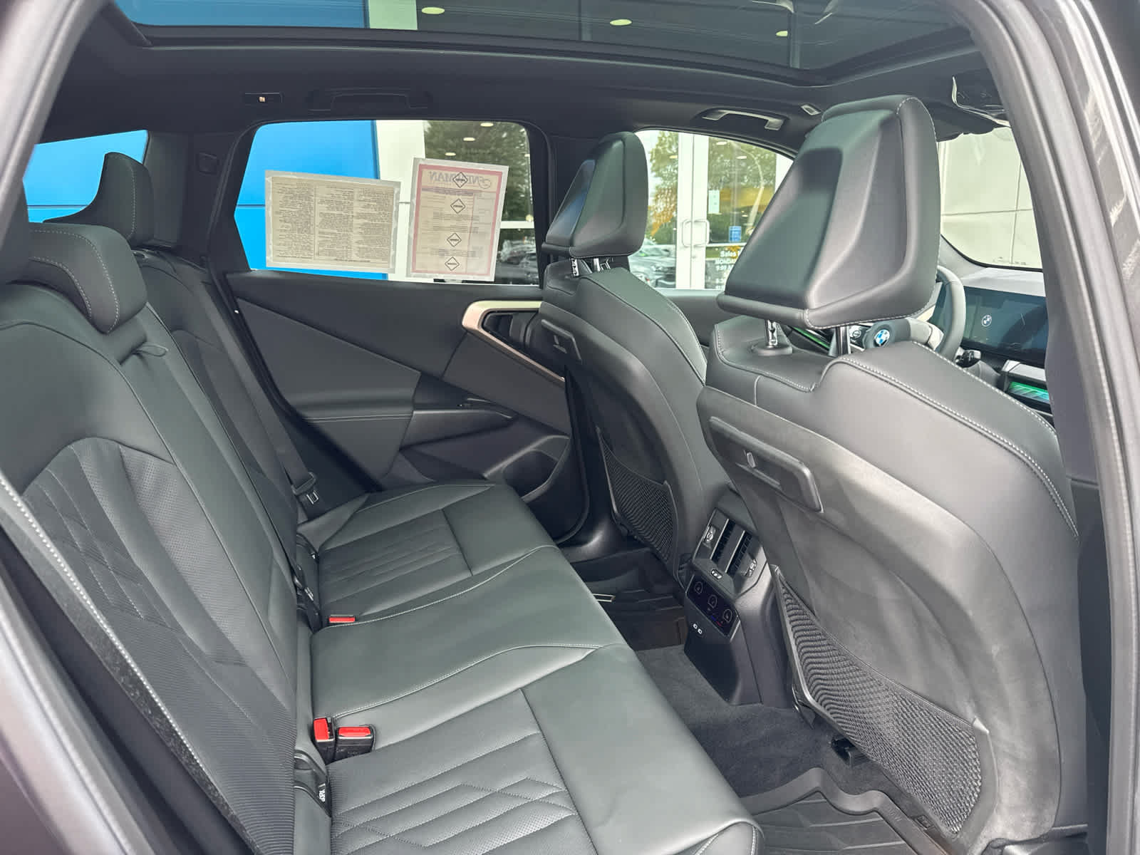 Used 2025 BMW X3 xDrive30i w/ Convenience Package AWD/4WD image 6