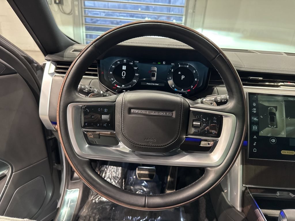 Used 2025 Land Rover Range Rover Long Wheelbase SE AWD/4WD image 28