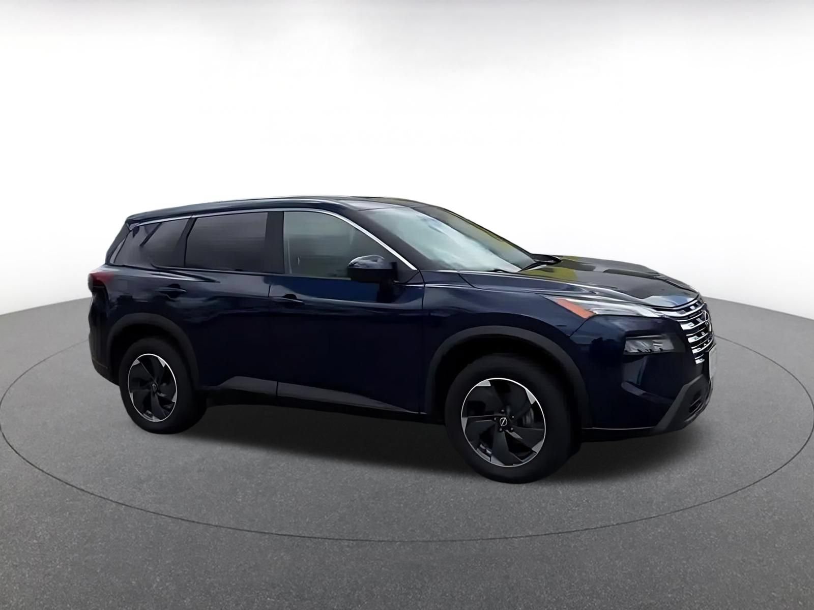 Used 2025 Nissan Rogue SV AWD/4WD image 2
