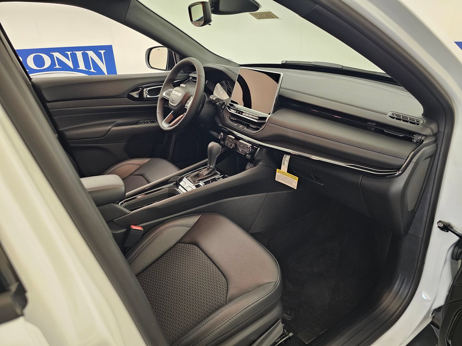 New 2026 Jeep Compass Latitude AWD/4WD image 31
