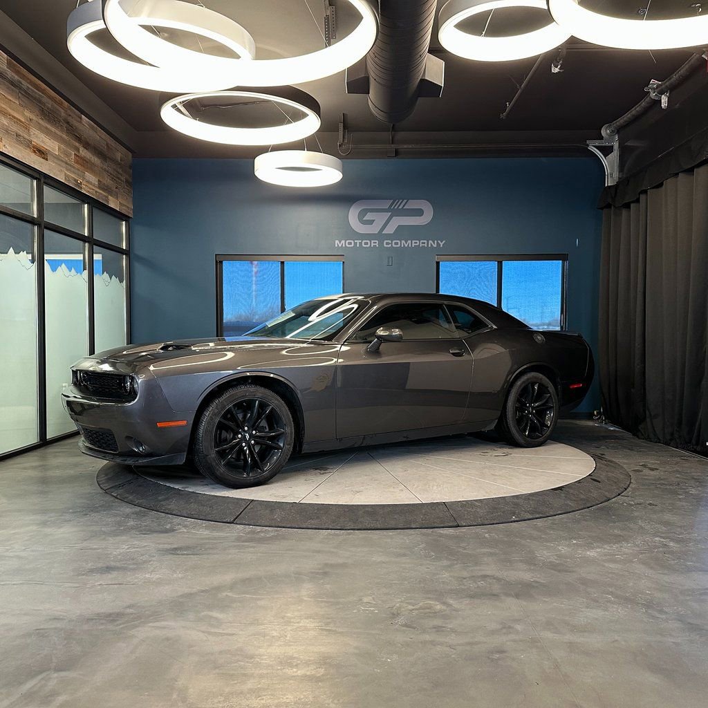 Used 2018 Dodge Challenger SXT w/ Blacktop Package image 7