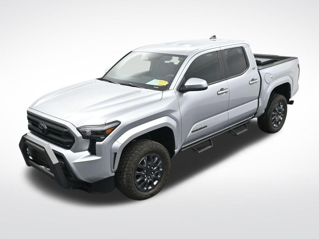 Used 2025 Toyota Tacoma SR5 AWD/4WD image 19