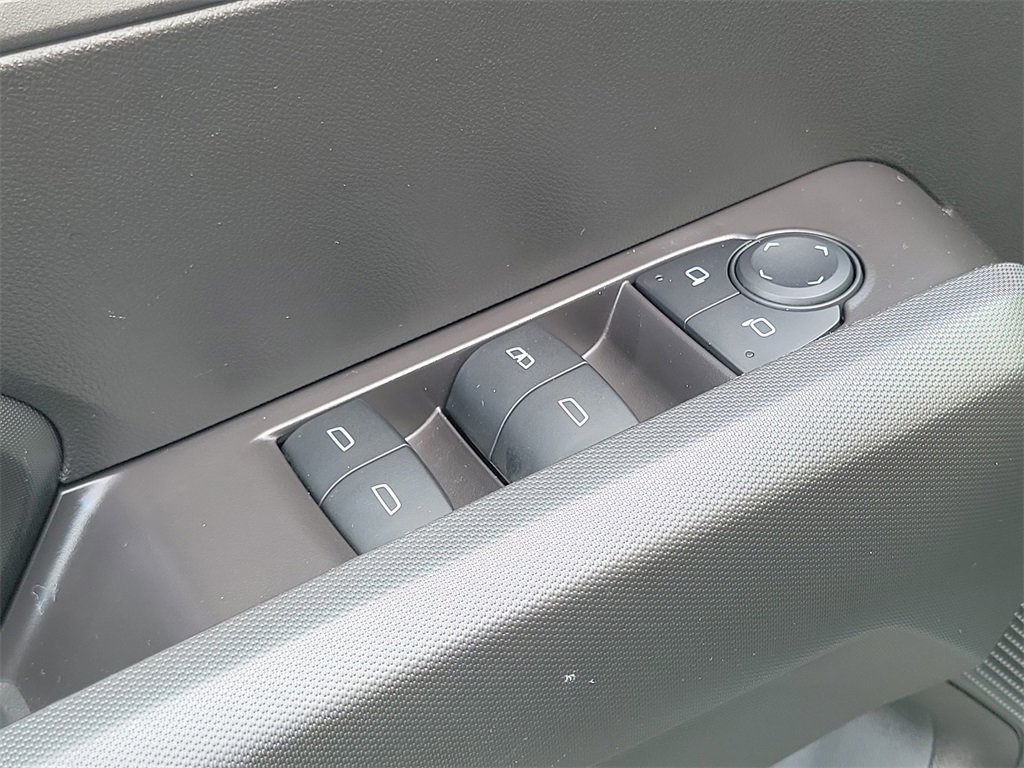 Used 2025 Chevrolet Colorado LT w/ LT Convenience Package image 14