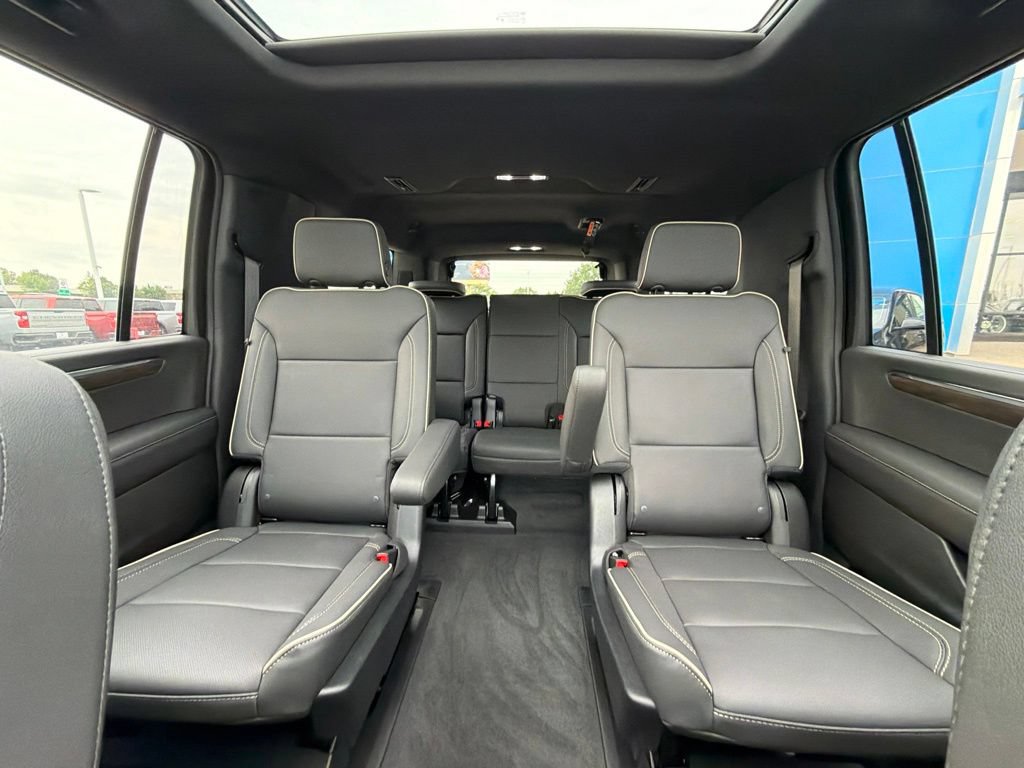 New 2026 Chevrolet Suburban Premier w/ Sun And Tow Package AWD/4WD image 32