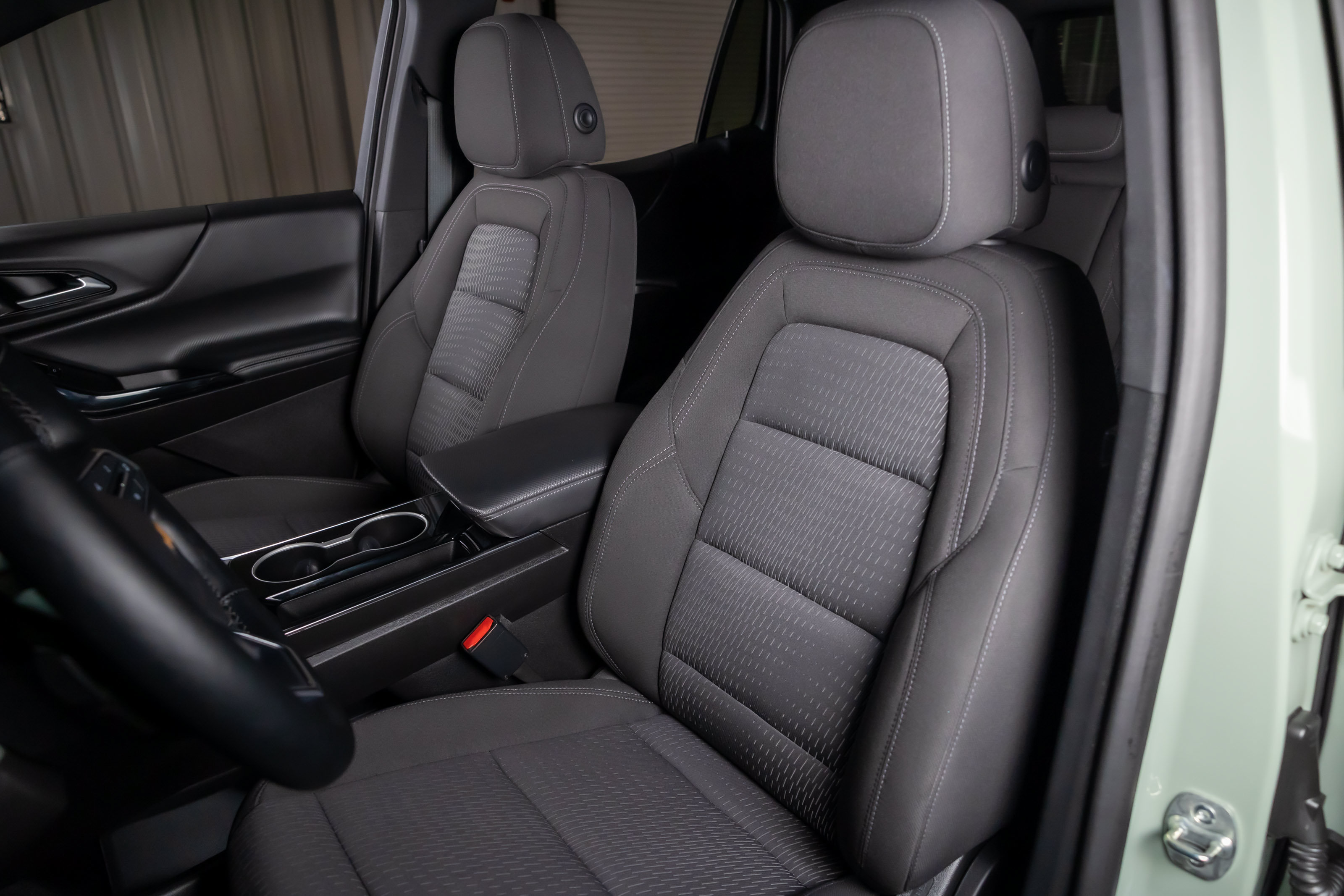 Used 2025 Chevrolet Equinox LT FWD image 5