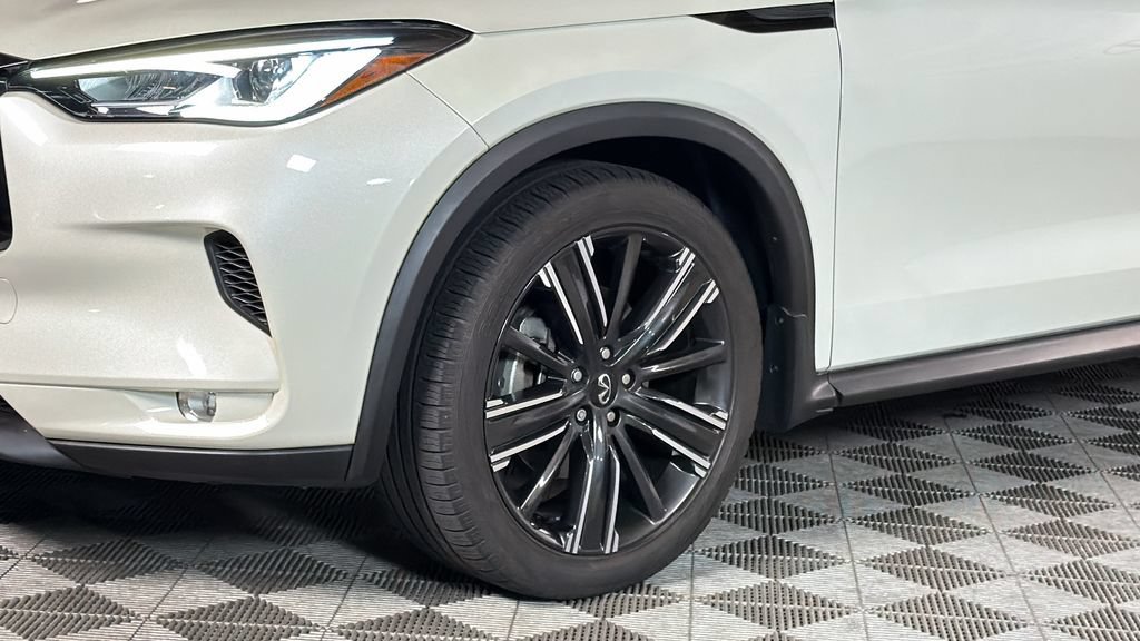 Used 2022 INFINITI QX50 Luxe w/ Appearance Package AWD/4WD image 4