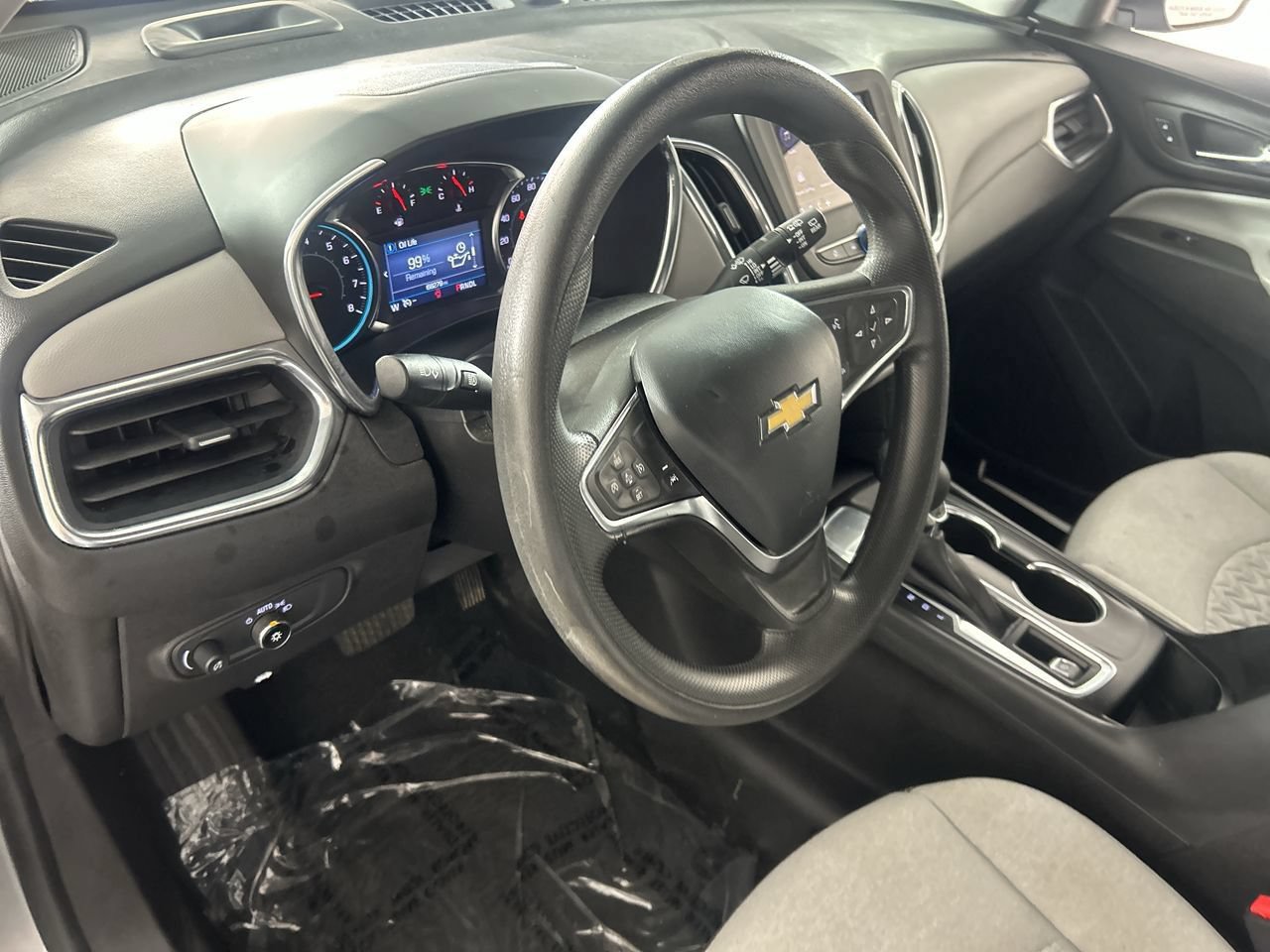 Used 2024 Chevrolet Equinox LS w/ LS Convenience Package FWD image 11