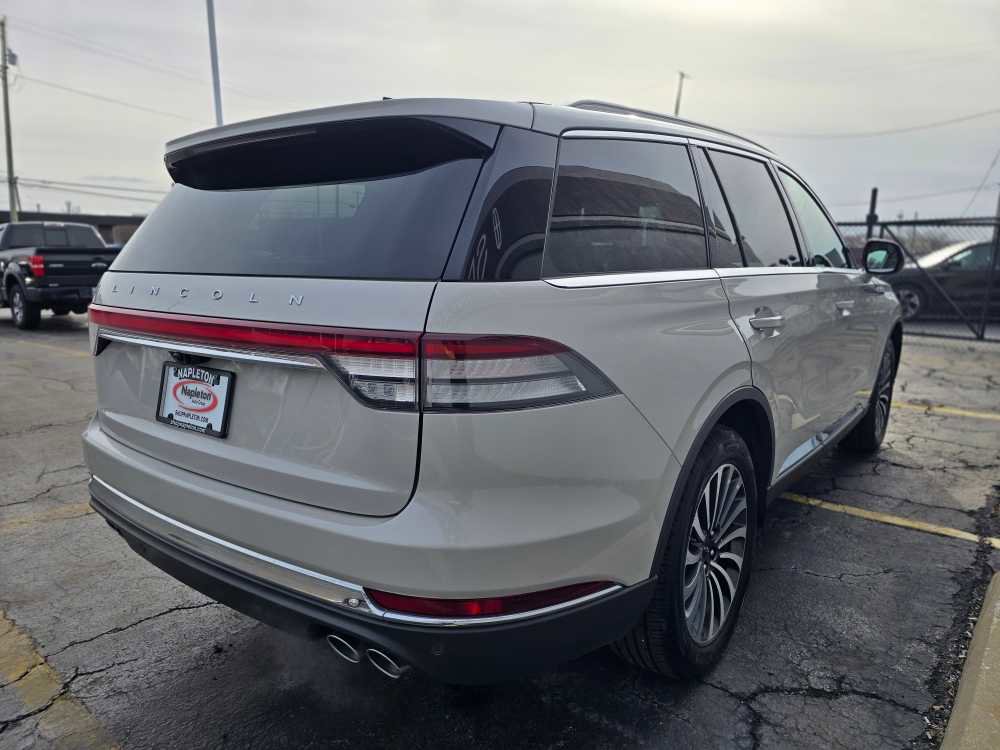 Used 2023 Lincoln Aviator Reserve image 10
