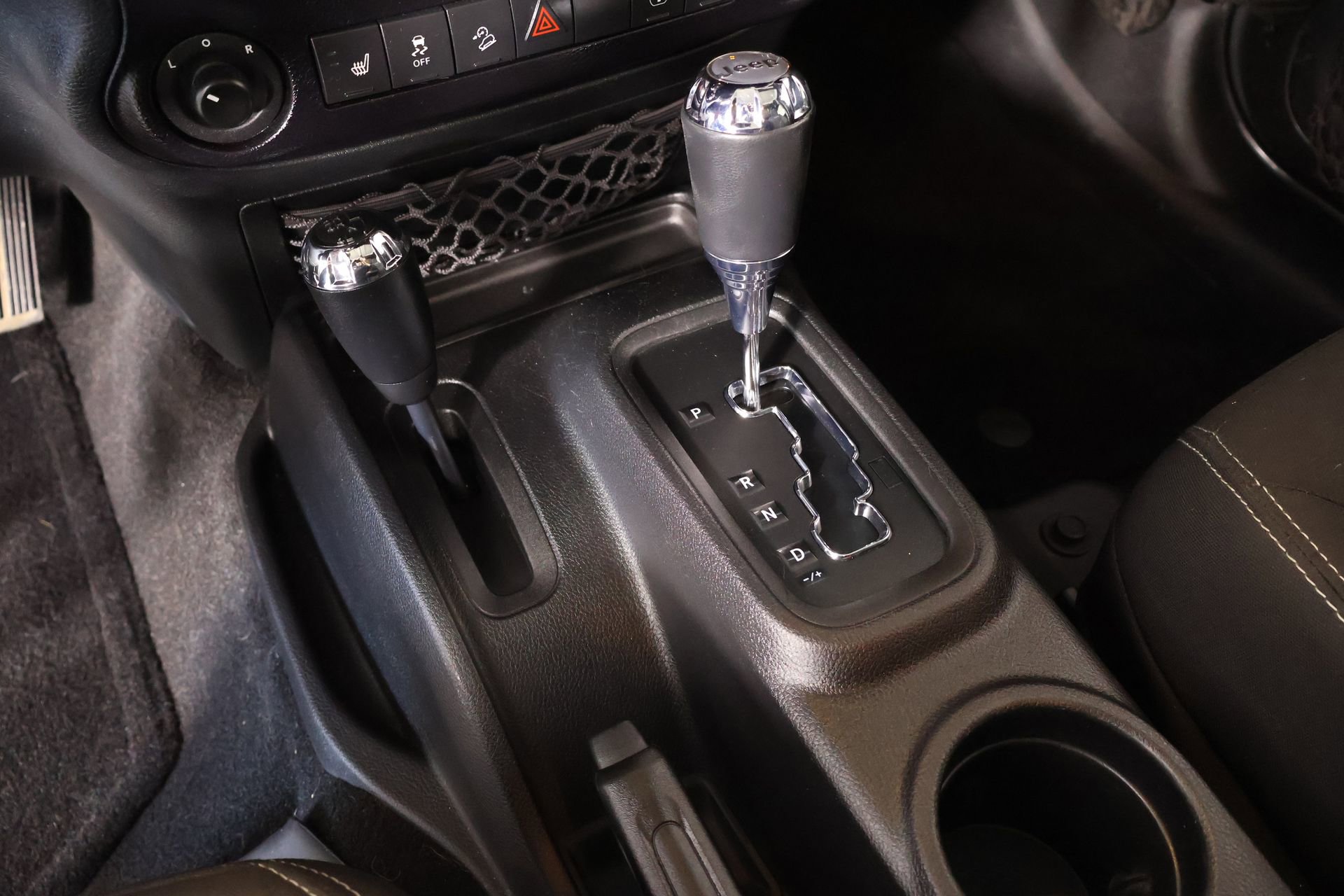 Used 2016 Jeep Wrangler Unlimited Sahara w/ Max Tow Package image 7