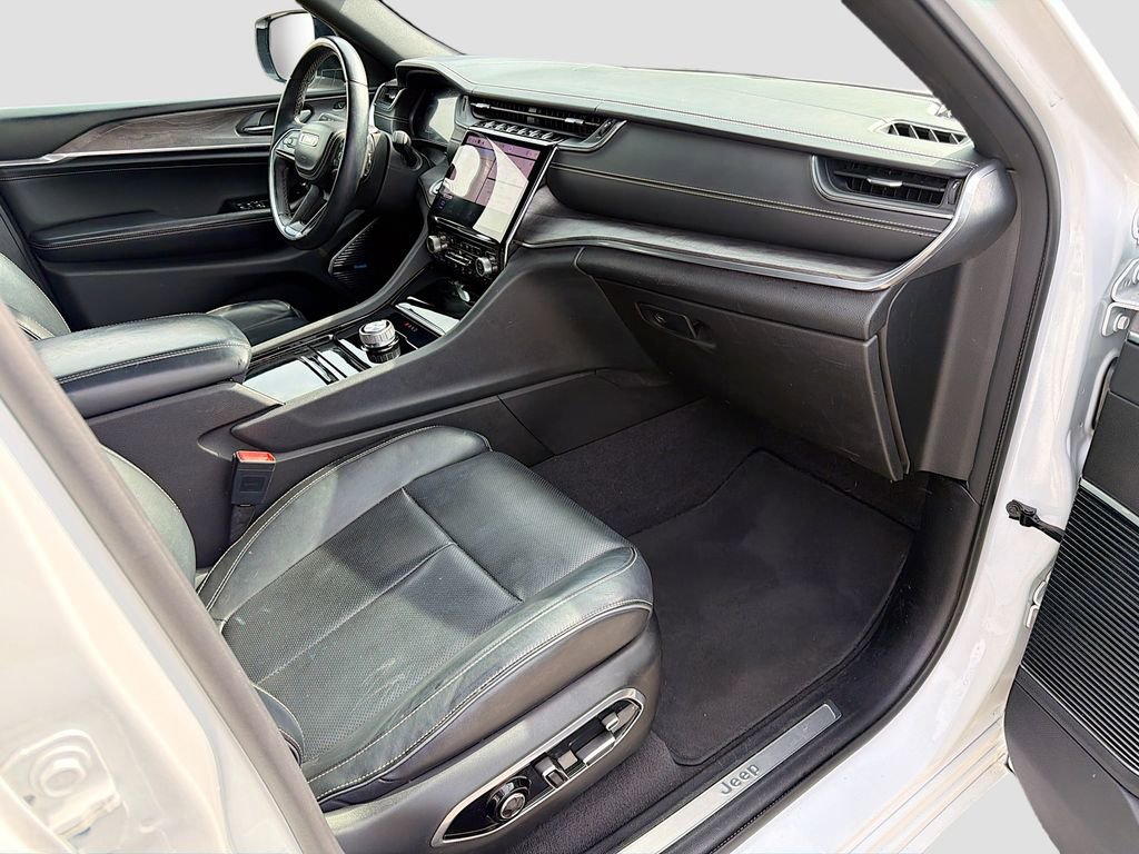 Used 2021 Jeep Grand Cherokee L Overland w/ Luxury Tech Group IV image 16