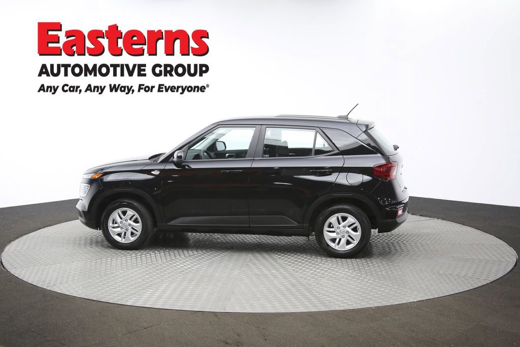 Used 2025 Hyundai Venue SE image 60
