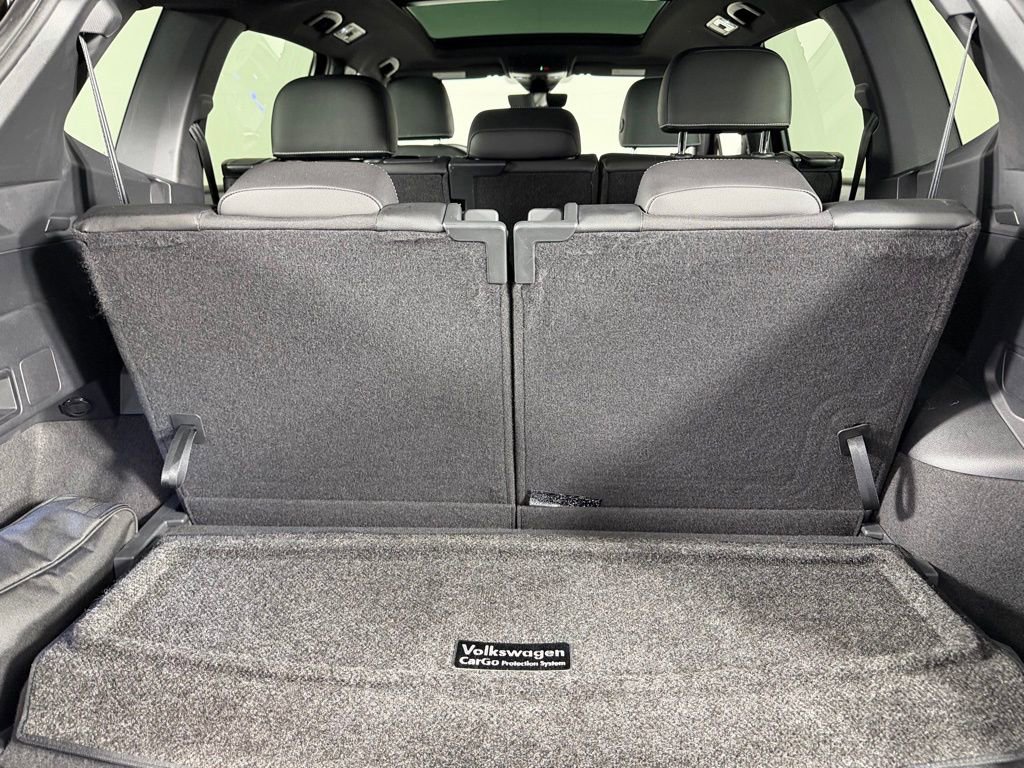 Used 2022 Volkswagen Tiguan SE R-Line image 33