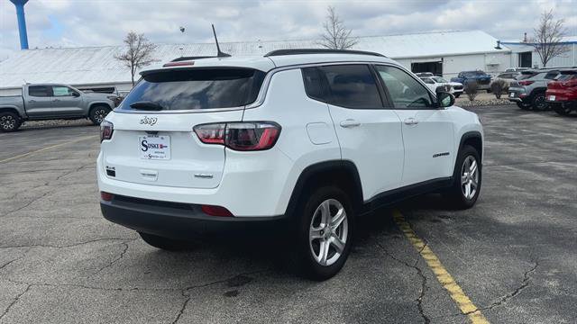 Used 2023 Jeep Compass Latitude w/ Convenience Group AWD/4WD image 8