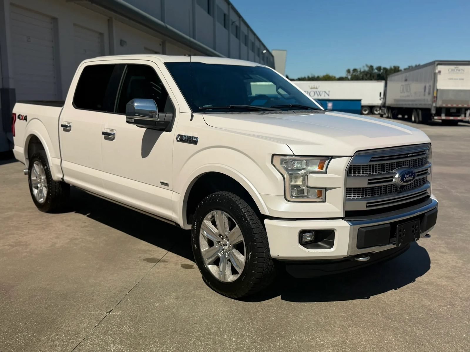 Used 2016 Ford F150 Platinum w/ Equipment Group 701A Luxury AWD/4WD image 4