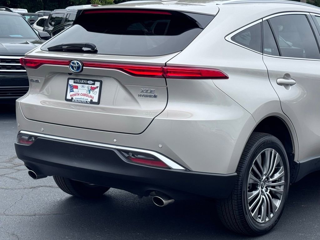 Used 2021 Toyota Venza XLE w/ Softex Package AWD/4WD image 4