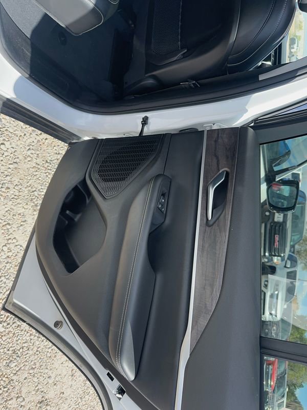 Used 2023 Jeep Grand Cherokee Limited w/ Black Appearance Package image 22