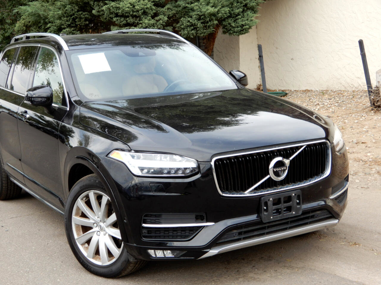 Used 2019 Volvo XC90 T6 Momentum w/ Advanced Package image 2