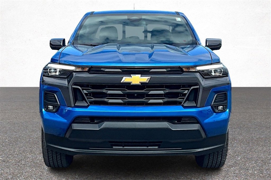 Used 2024 Chevrolet Colorado LT w/ LT Convenience Package III image 3