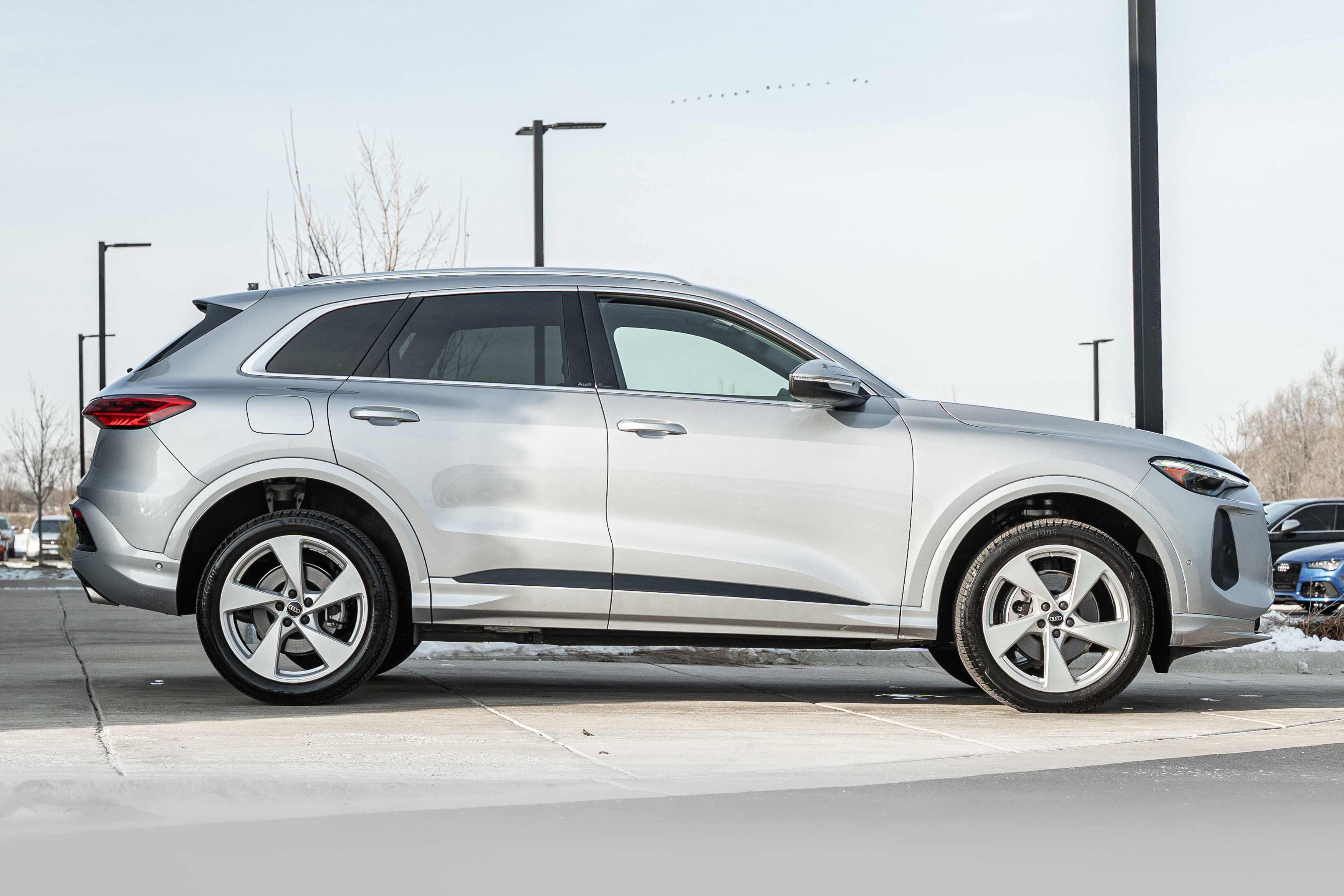 Certified 2025 Audi Q5 Premium Plus w/ Premium Plus image 3