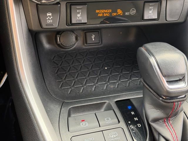 Used 2022 Toyota RAV4 SE w/ Weather & Moonroof Package AWD/4WD image 24