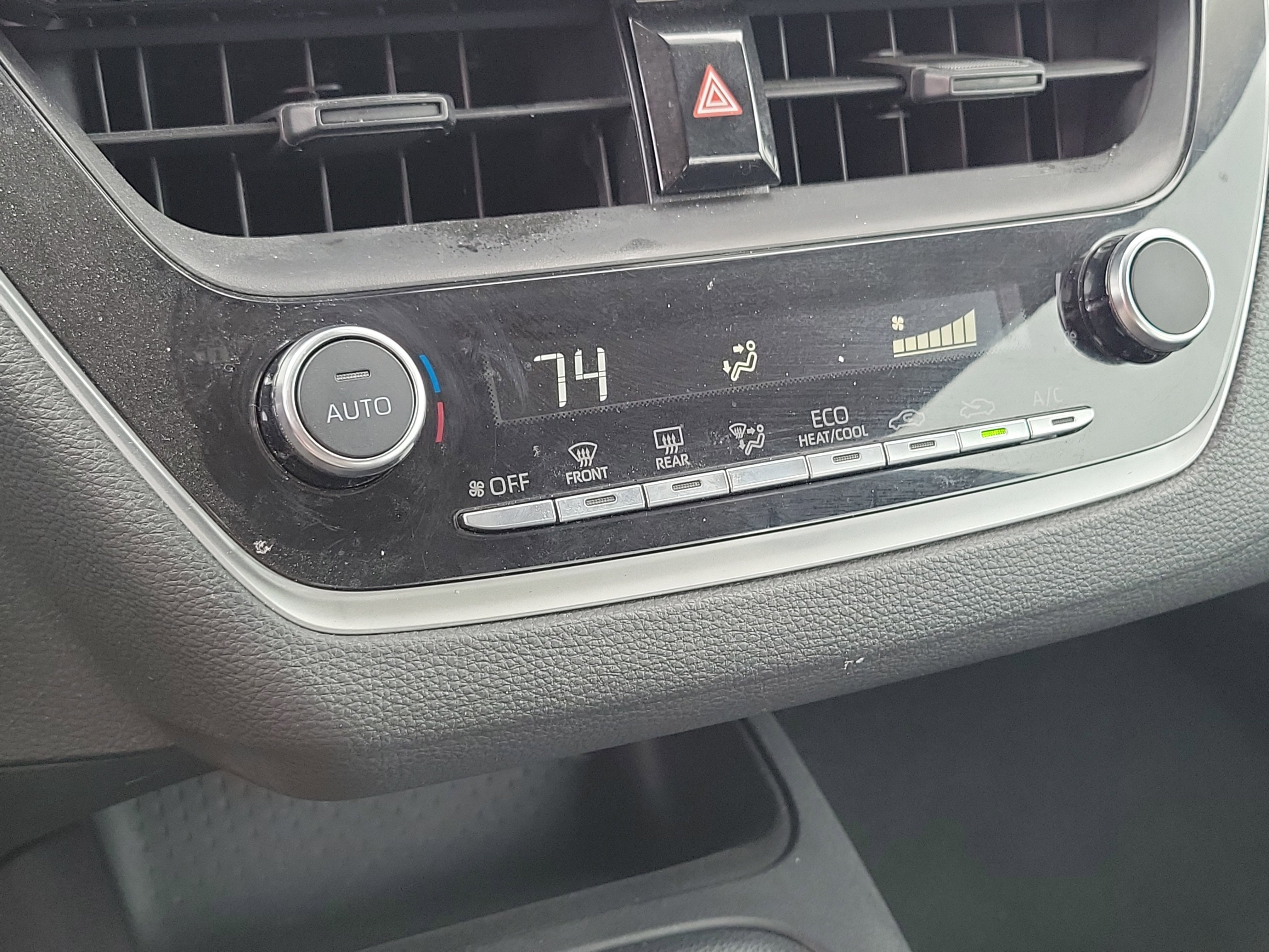 Used 2024 Toyota Corolla LE image 19