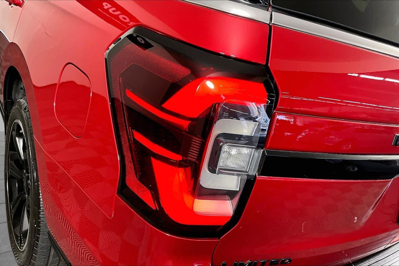 Used 2022 Ford Expedition Limited RWD image 25