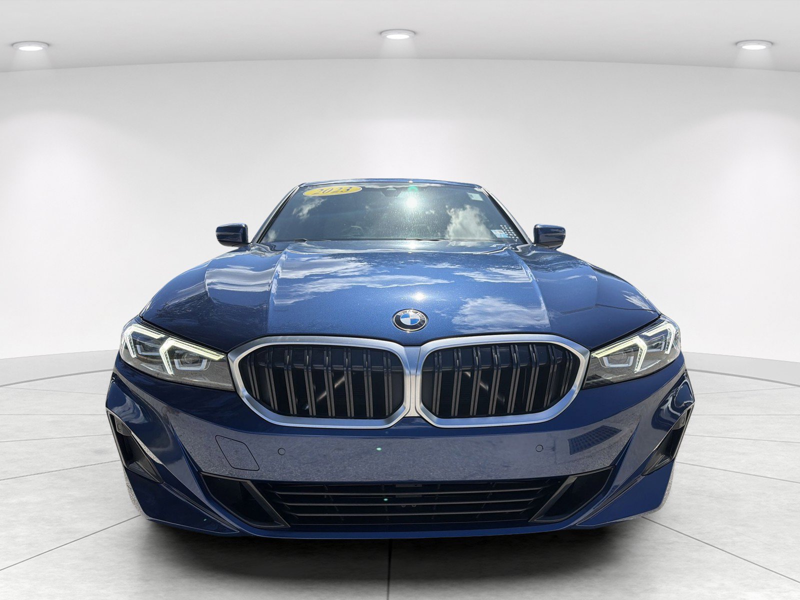 Used 2023 BMW 330i Sedan w/ Premium Package RWD image 2