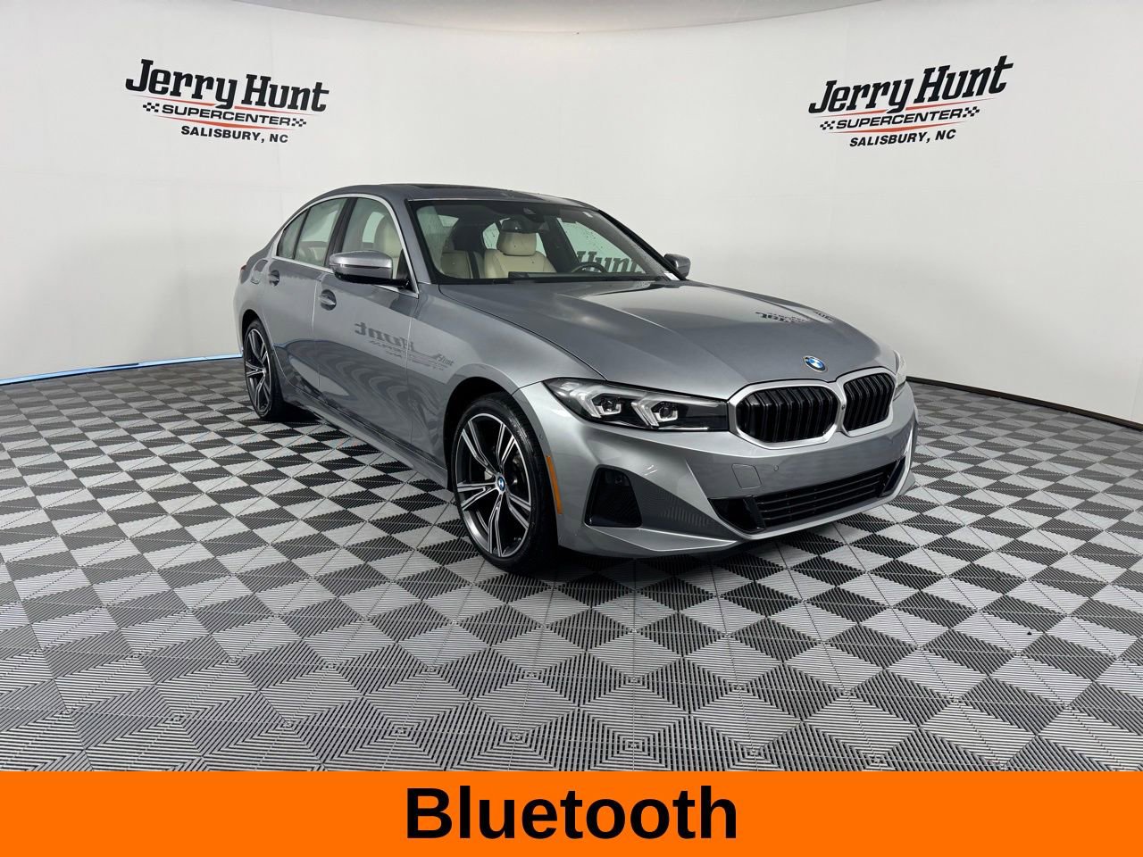 Used 2024 BMW 330i xDrive Sedan w/ Convenience Package image 6