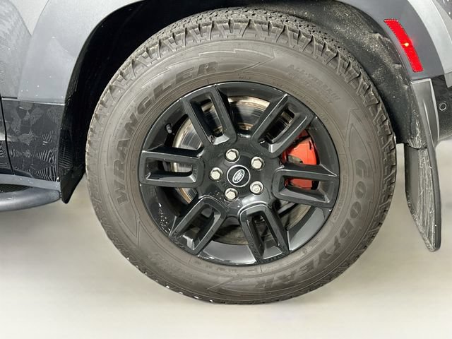 Used 2023 Land Rover Defender 90 X AWD/4WD image 32