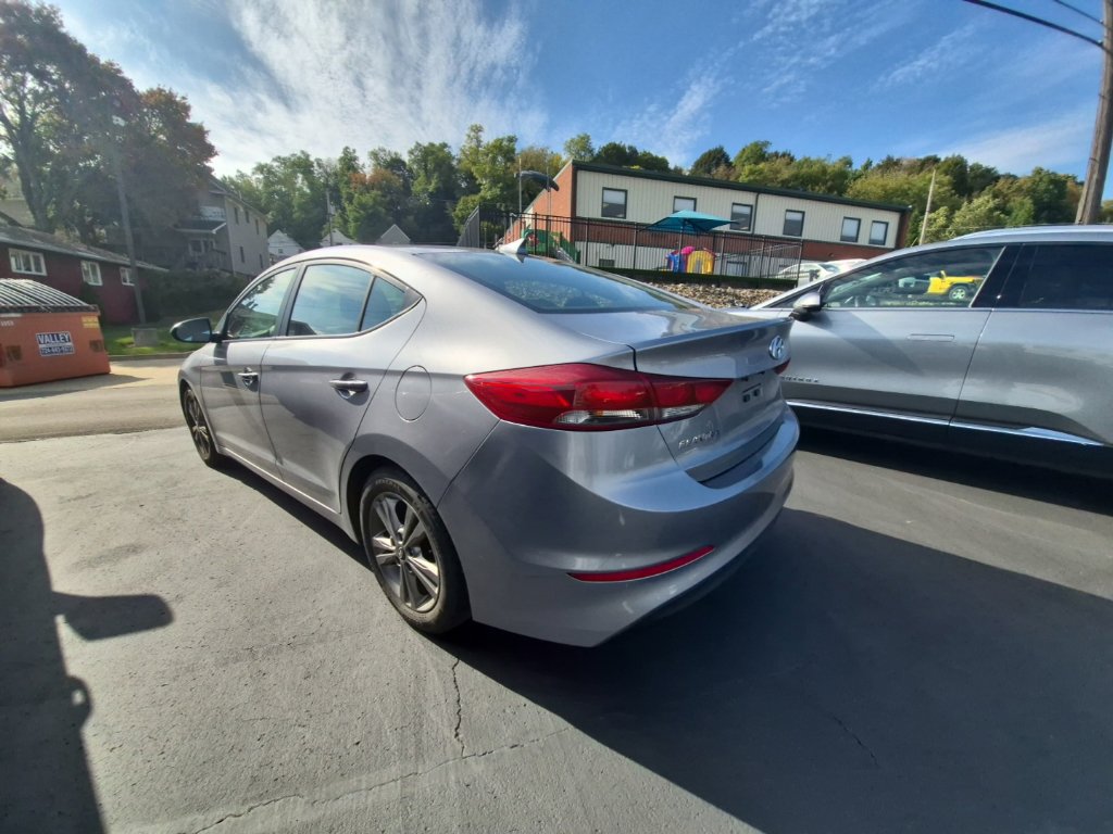 Used 2017 Hyundai Elantra Value Edition w/ Cargo Package FWD image 5