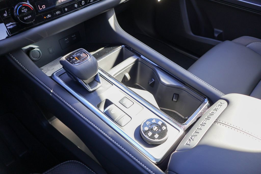 New 2026 Nissan Pathfinder SL image 15