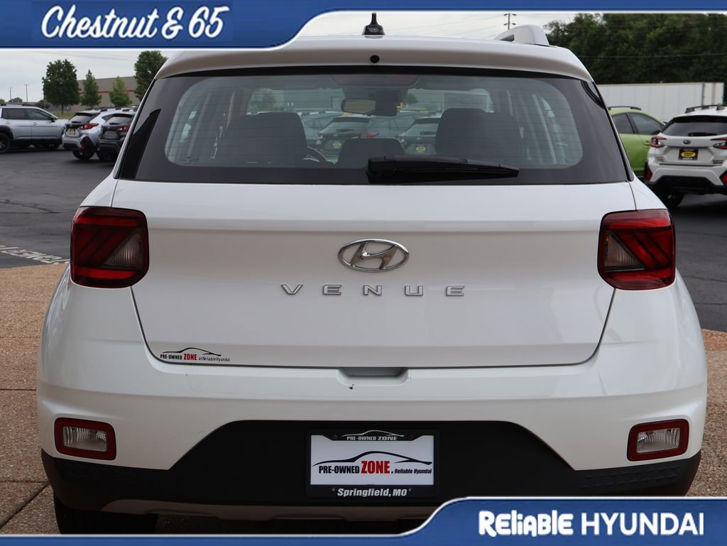 Used 2023 Hyundai Venue SEL FWD image 5