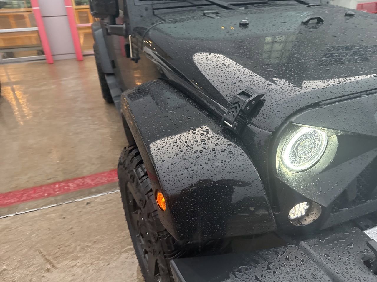Used 2013 Jeep Wrangler Unlimited Sahara AWD/4WD image 2