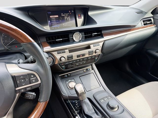 Used 2017 Lexus ES 350 w/ Premium Package image 26