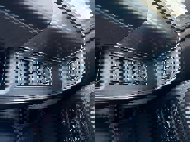 Used 2024 Ford F150 Platinum w/ Equipment Group 702A High image 33