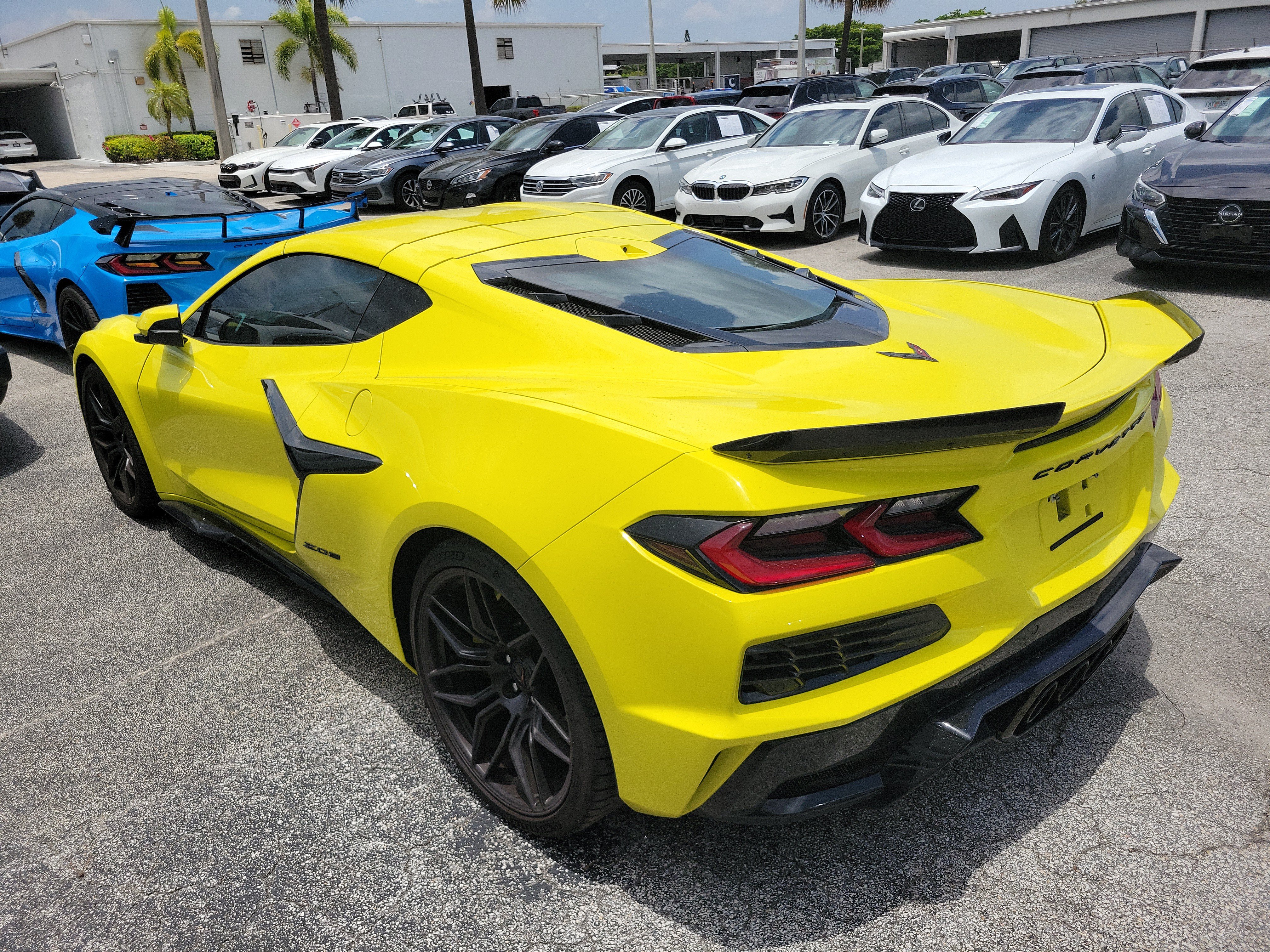 Used 2023 Chevrolet Corvette Z06 w/ Stealth Interior Trim Package RWD image 4