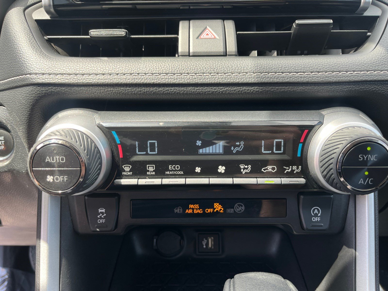 Used 2024 Toyota RAV4 XLE AWD/4WD image 19
