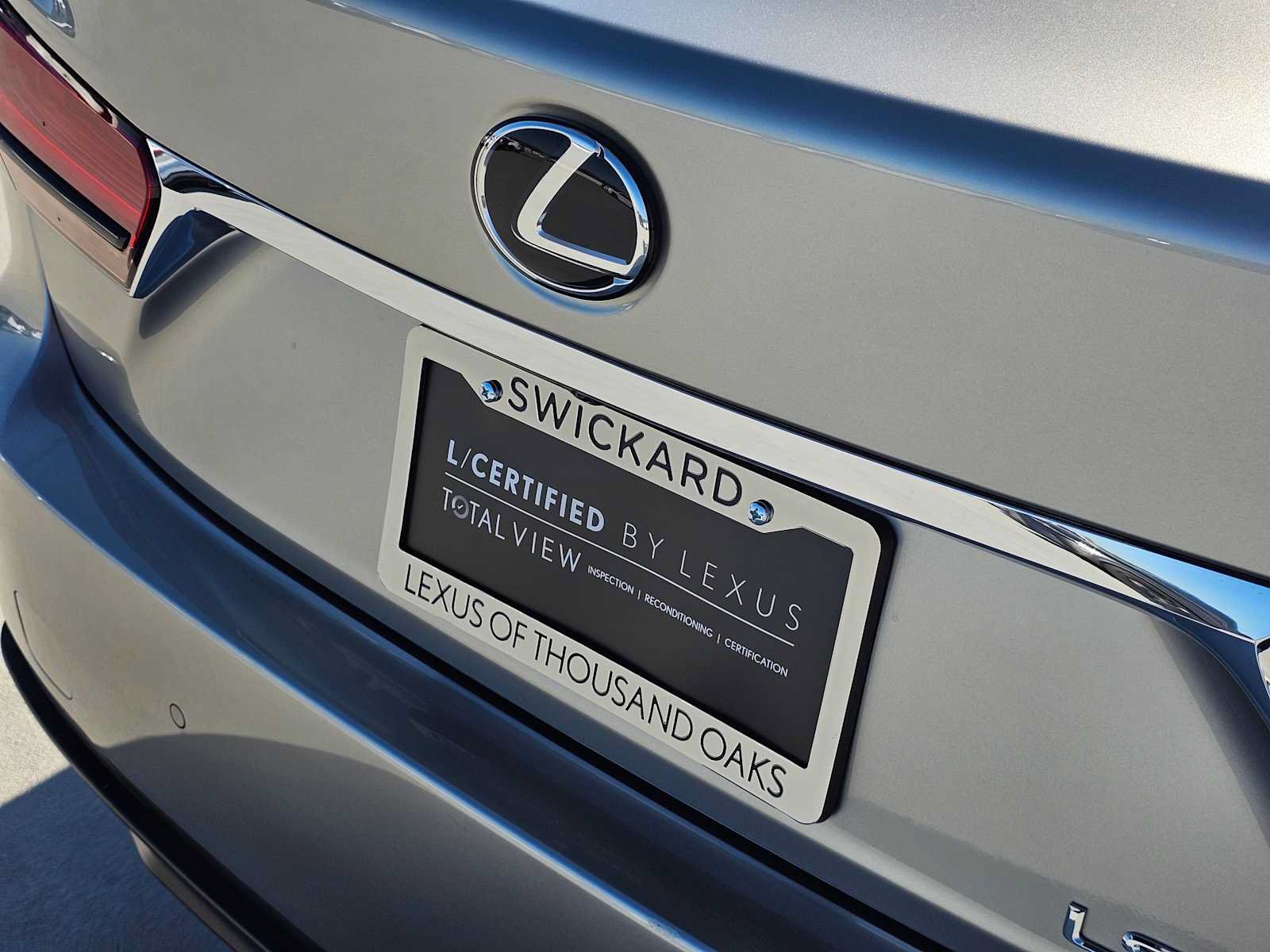 Used 2022 Lexus LS 500 w/ Cold Weather Package (CK) RWD image 13