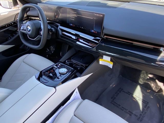 Used 2025 BMW 530i image 12