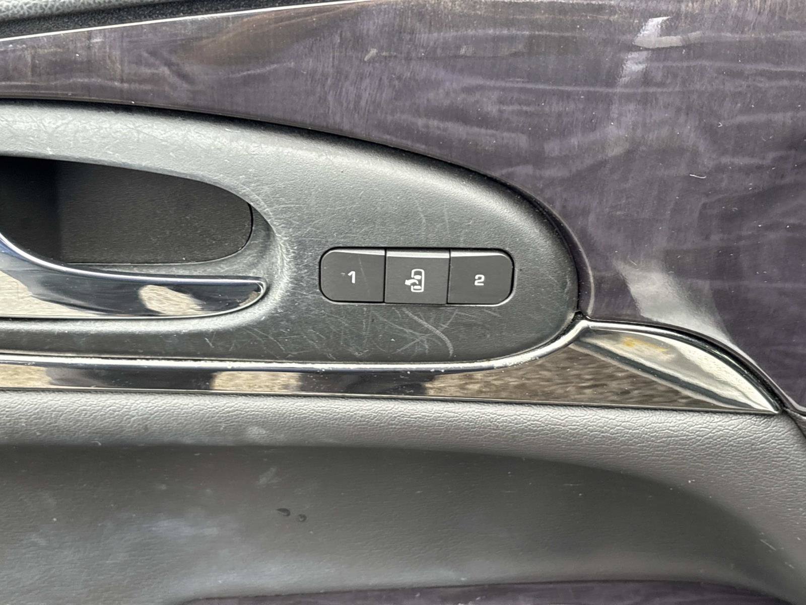 Used 2017 Buick Enclave Leather FWD image 13