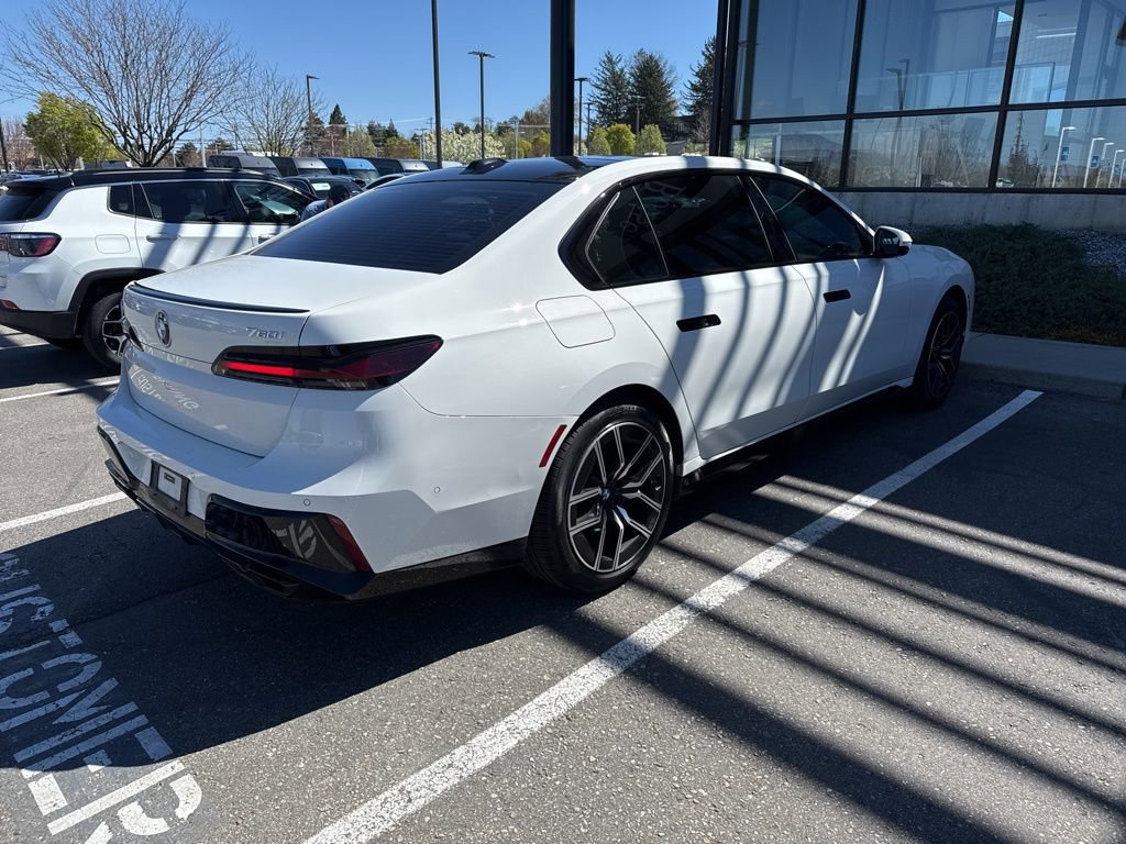 Used 2024 BMW 760i xDrive w/ Executive Package image 5