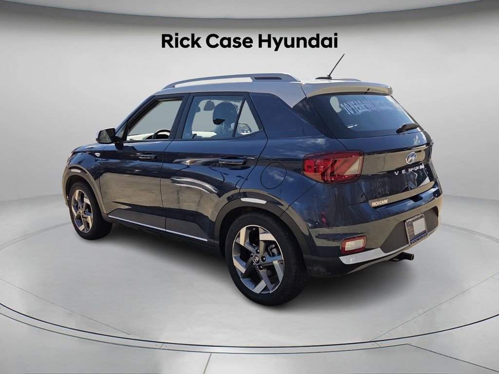 Used 2025 Hyundai Venue Limited image 8
