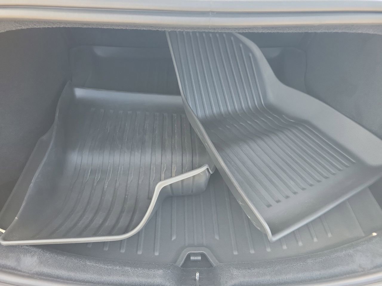 Used 2024 Tesla Model 3 Standard Range RWD image 8