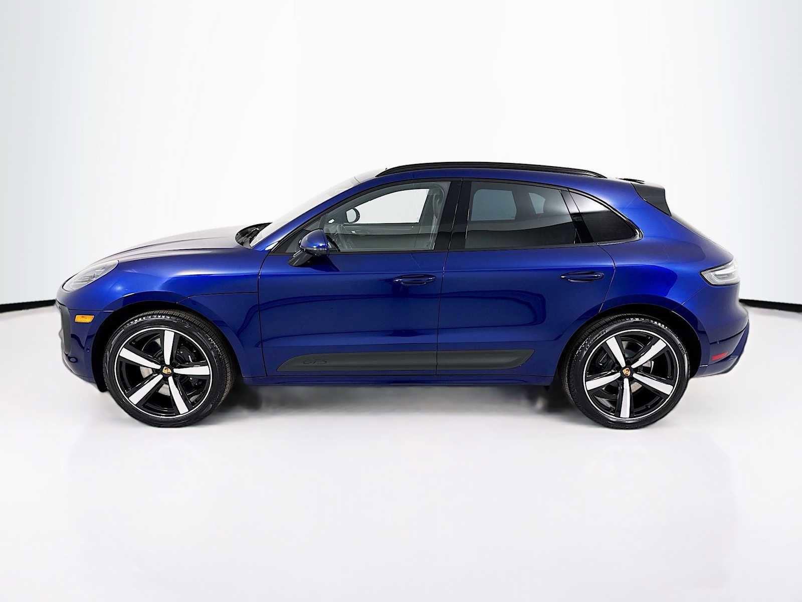 Certified 2025 Porsche Macan GTS image 2