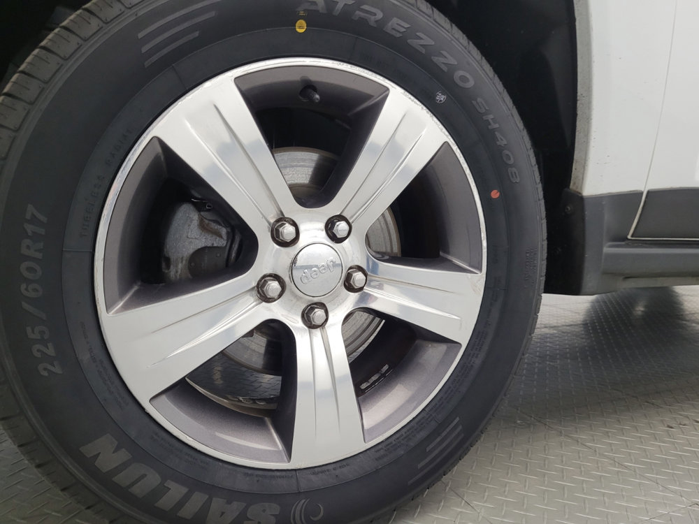 Used 2017 Jeep Compass High Altitude AWD/4WD image 31